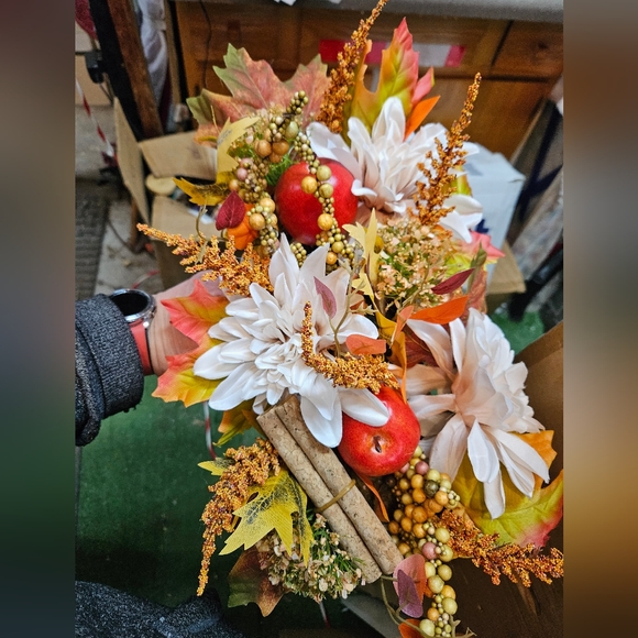 #196 The Orchard- Tabletop Fall Decor w/apples,cinnamon sticks. NWT - Picture 5 of 5